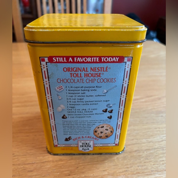 Nestle Toll House Cookie Collector Tin - Picture 3 of 9
